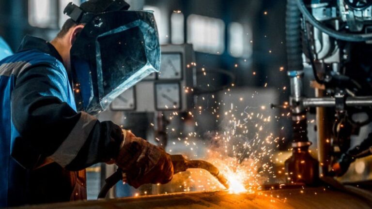 Sin brotes verdes: en septiembre la economía cayó 3,3% interanual y 0,3% frente al mes previo