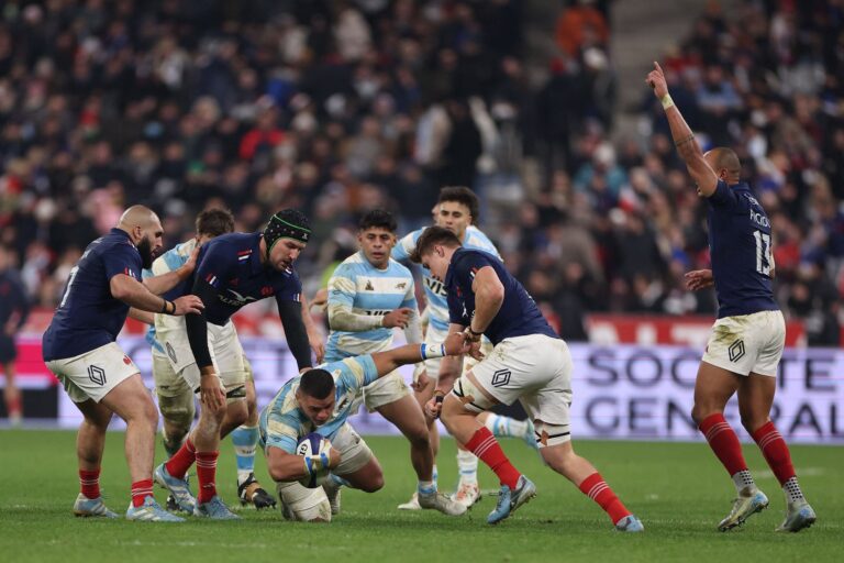 Los Pumas mejoraron la actitud en el segundo tiempo, pero Francia se mantuvo erguida y no les dio lugar a la hazaña