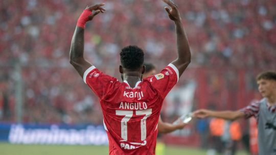 Independiente le ganó a Instituto 2 a 0 y se mantuvo dentro en los primeros lugares de su zona