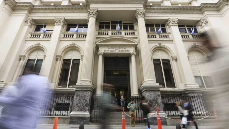 Entró el primer desembolso del FMI y las reservas del BCRA treparon a casi US$ 36.800 millones