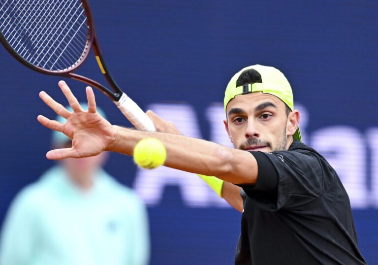 Cerúndolo dio otro paso en Múnich y se metió entre los cuatro mejores