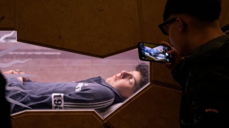 La muerte del Papa truncó la canonización del primer santo millennial