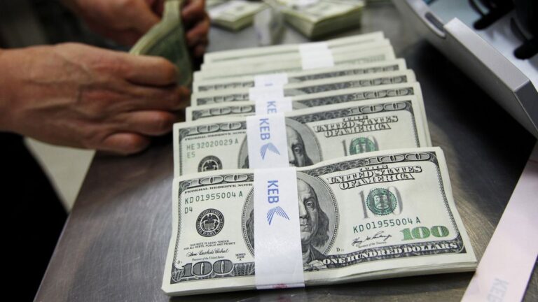 Banda cambiaria: el dólar blue quedó por debajo de la cotización del Banco Nación