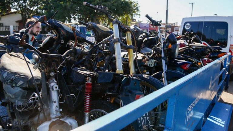 Retiraron los últimos vehículos en las comisarías de Rosario: en total fueron 3.000 traslados