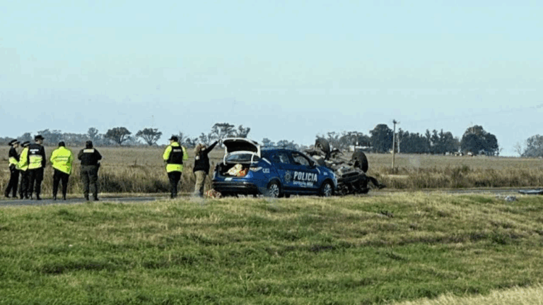 Un vuelco en la autopista a Córdoba sumó la tercera víctima fatal este fin de semana