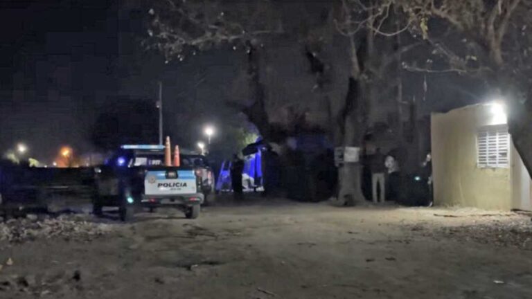 Barrio Godoy: asesinaron de un balazo en la cabeza a una joven que estaba con su bebé en brazos