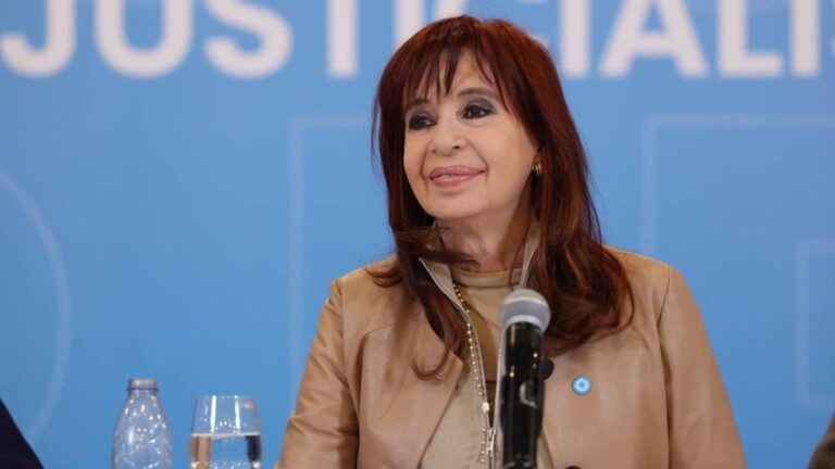 La CGT y gobernadores van a la sede del PJ para respaldar a Cristina Kirchner