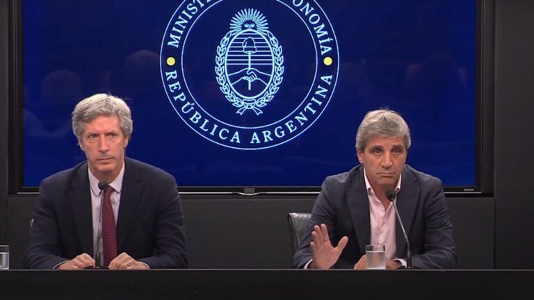 Economía convalidó tasas de hasta 48 % para frenar la escalada del dólar