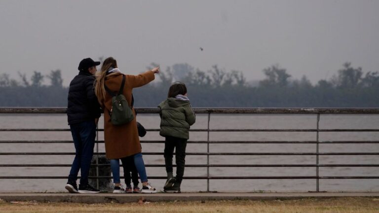 El tiempo en Rosario: miércoles gris con neblinas y posibles lluvias aisladas