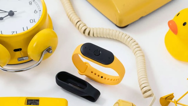 Amazon integrará una pulsera con inteligencia artificial que escucha y comprende conversaciones