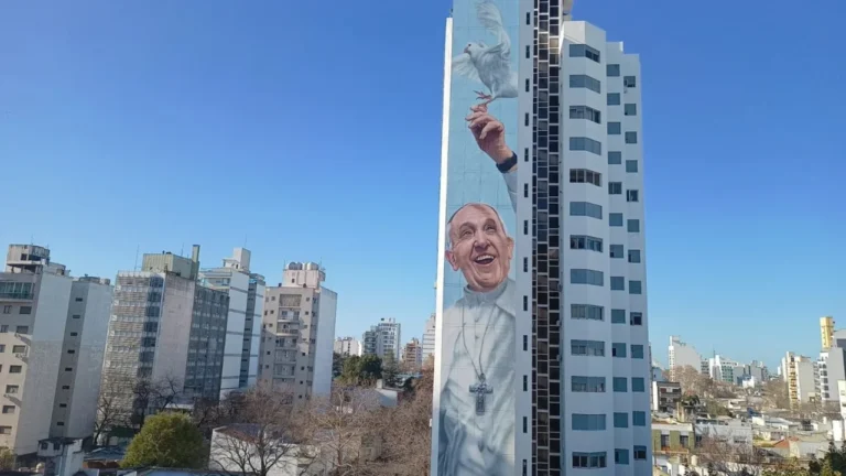 Inauguran el mural más grande del mundo dedicado al papa Francisco