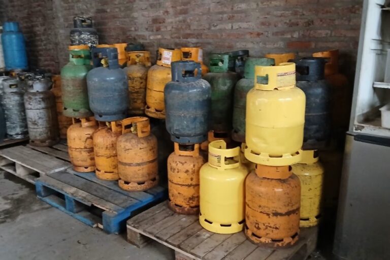 Clausuraron distribuidora mayorista con 30 garrafas sin medidas de seguridad y sin habilitación