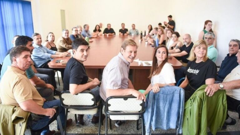 El peronismo santafesino, con dos candidatos lanzados y sin orden a la vista