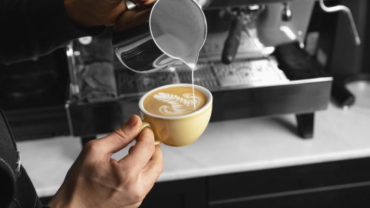 Córdoba celebra la primera Batalla Callejera de Baristas con cafés, música y competencia en Plaza España