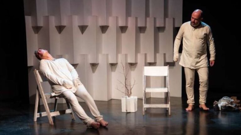 «Los Iluminados» llega a Rosario, con una obra «tan extraña como fantástica»