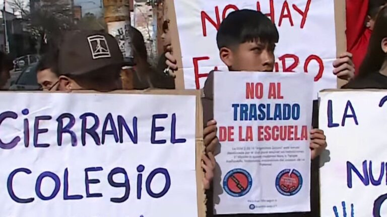Denuncian un intento de traslado de la escuela de Argentinos Juniors