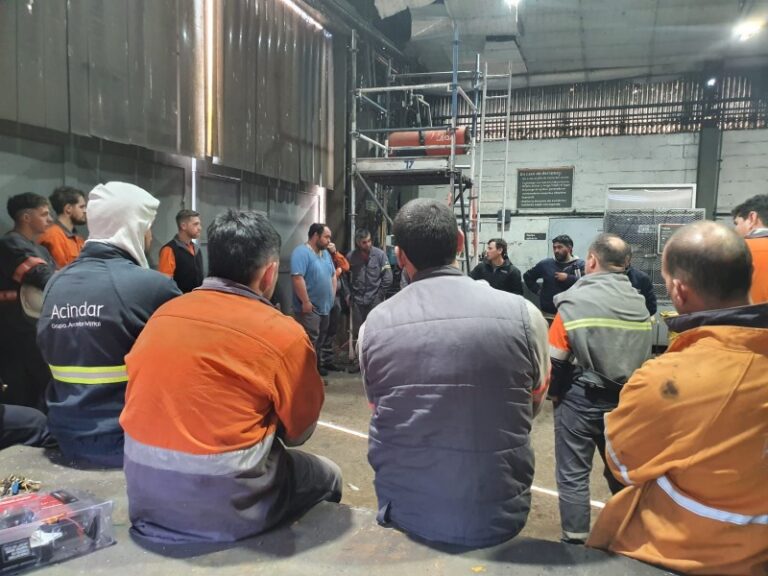 Paralización y suspensiones en Acindar por el freno de la obra pública y la baja en la construcción