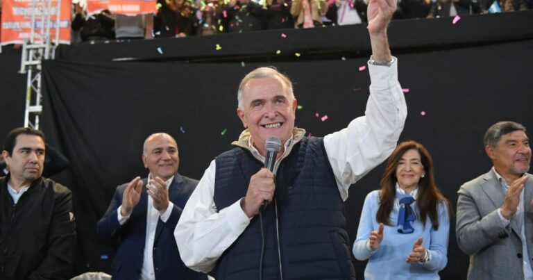 Tucumán: el gobernador Osvaldo Jaldo será candidato a diputado con su vice, en un PJ unido frente al mileismo