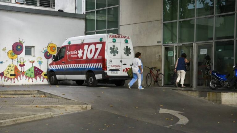 Un niño de 5 años sufrió graves quemaduras en rostro y tórax tras incendiarse su habitación en barrio Ludueña