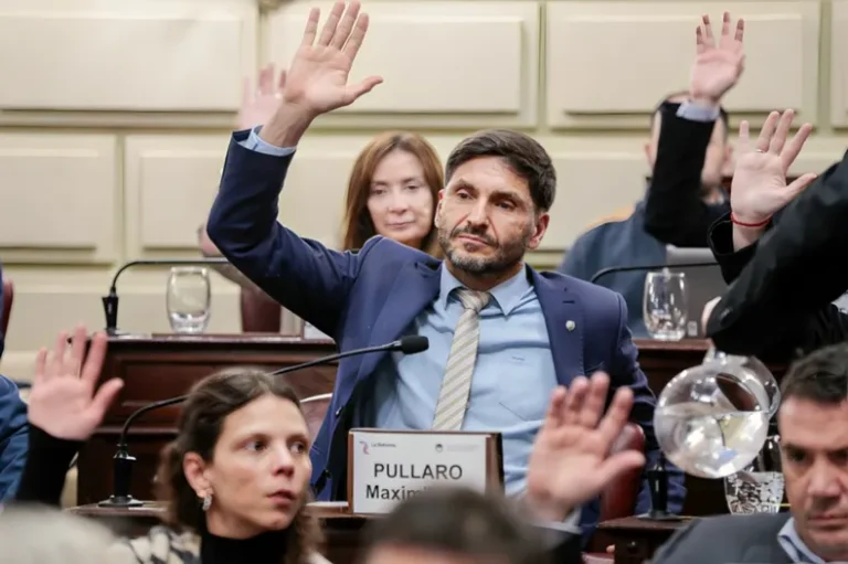 Reforma constitucional: luz verde para la reelección de Pullaro