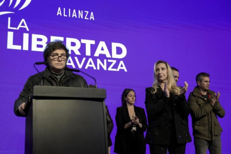 Crece la «bronca social» y la imagen positiva de Javier Milei cayó un 39%