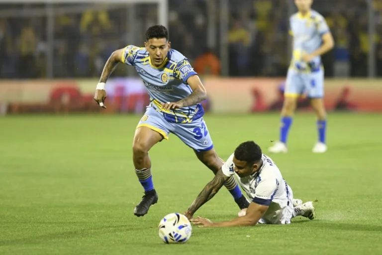 Arrancó en el Gigante: ya juega Central con Talleres en busca de un triunfo que le otorgue cierta tranquilidad