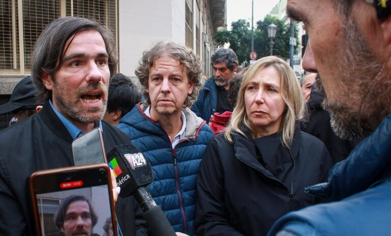 La izquierda destruyó los anuncios de Milei: quieren entregar el país a Trump