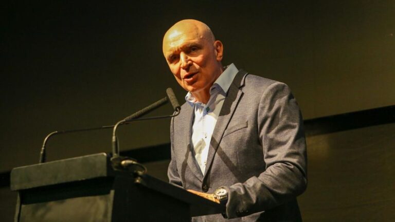 Causa contra José Luis Espert: mañana declara un empresario vinculado con los vuelos en el avión de Fred Machado