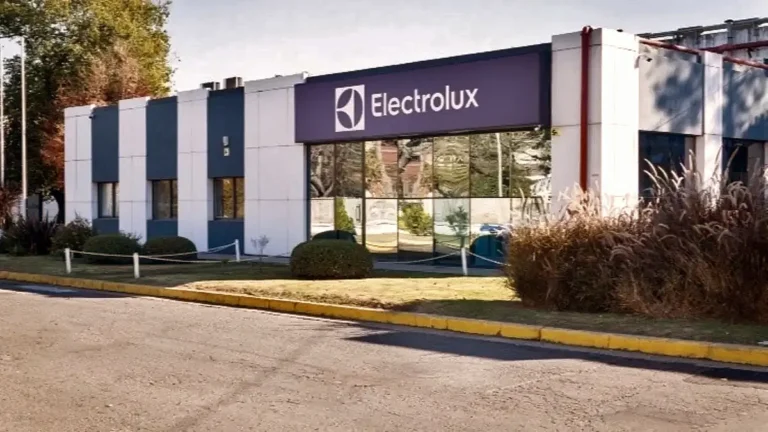 Electrolux suspendió a 400 trabajadores