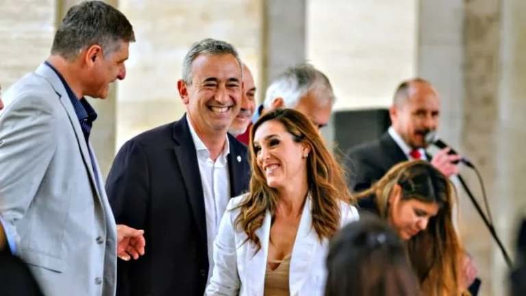 Con la Sole, presentaron en el Monumento la grilla del Cosquín 2026