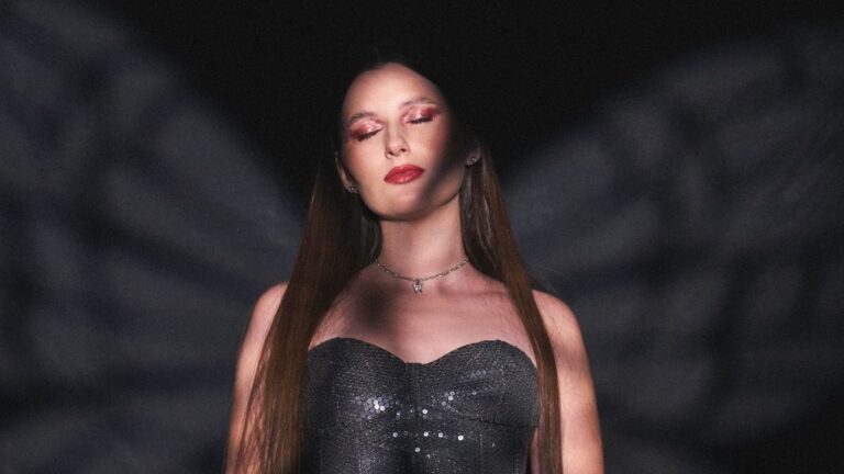 Delfina estrenó su nuevo disco «Efecto Mariposa»