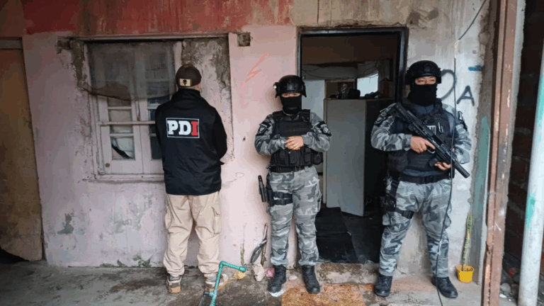 La detienen por extorsión en redes sociales: la víctima entregó dinero y un TV de 50 pulgadas