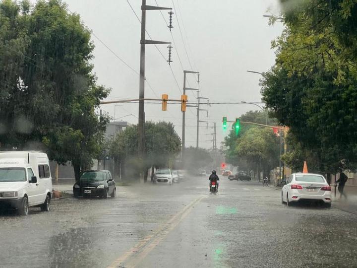 Alerta por tormentas, lluvia y granizo sobre la ciudad de Santa Fe