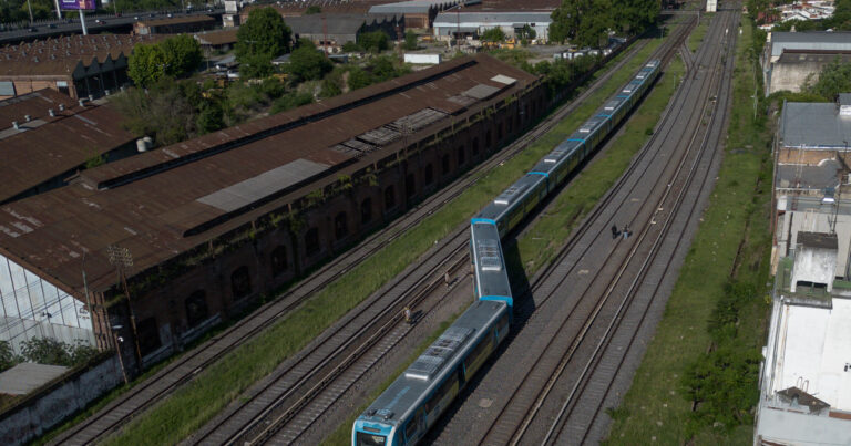 Tren Sarmiento hoy EN VIVO: qué pasó en estación Liniers y estado del servicio luego del descarrilamiento
