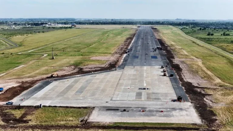 Un show musical gratuito y recorridas guiadas, la antesala de la inauguración de la nueva pista del Aeropuerto de Rosario