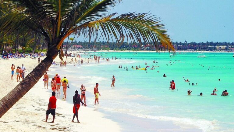 Venta de vuelos directos entre Rosario y el Caribe: cuánto cuesta ir a Punta Cana?