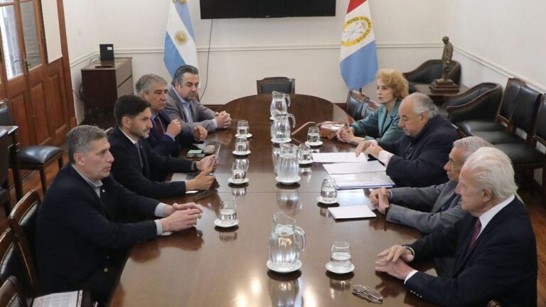 Pullaro, la Corte Suprema de Santa Fe y la cena de la paz