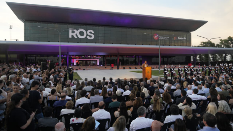 Con pista renovada y nuevo edificio, las obras del aeropuerto de Rosario quedaron inauguradas