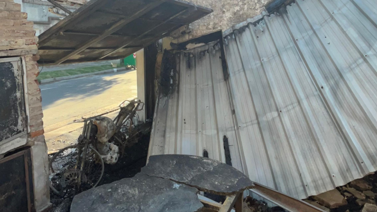 La pirotecnia bajo la lupa tras el incendio que causó la muerte de 14 mascotas rescatadas