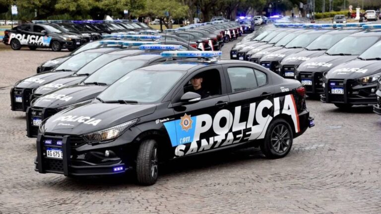 Condenaron a un poliladron en Santa Fe por robarse las cubiertas de un patrullero para pagar una deuda