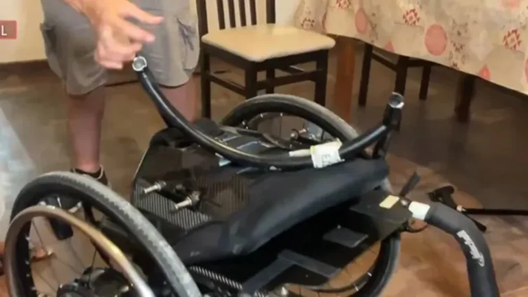 Indignación en Ezeiza: rompieron la costosa silla de ruedas que le donaron al nadador rosarino Matías Bottoni