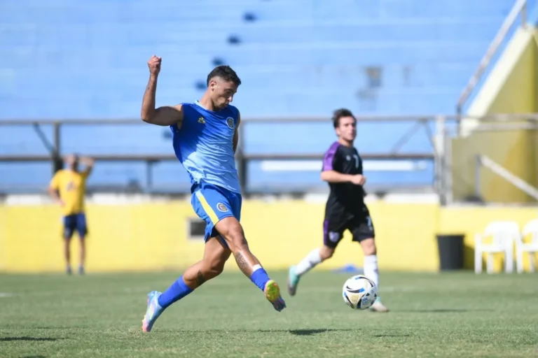 Panorama auriazul: Alejo Veliz sólo se puede ir con el okey de Central