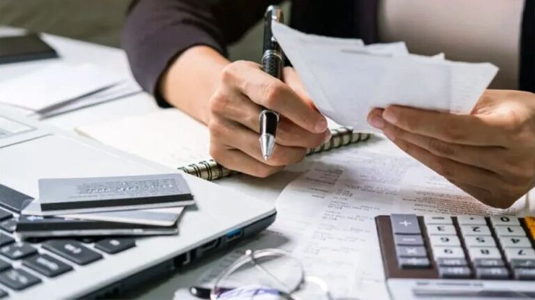 Presentan proyecto de ley con créditos para desendeudar a las familias