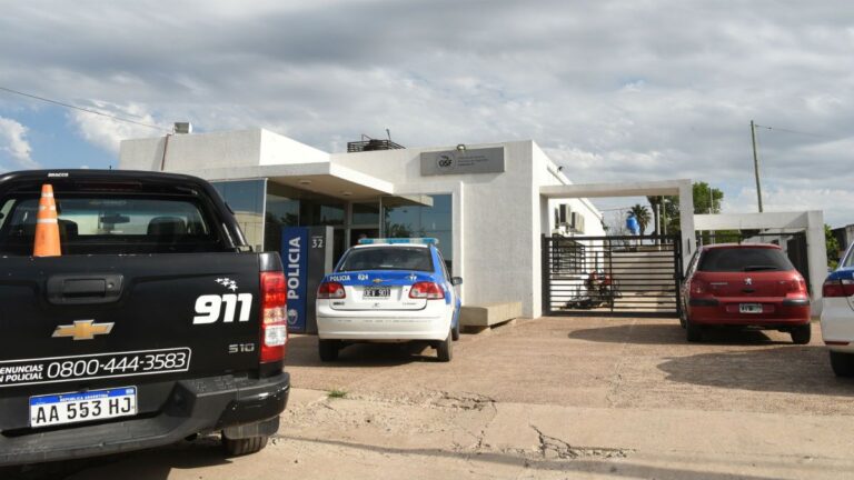 Hirió a su pareja con un machete y en el medio de un forcejeo su pequeño hijo sufrió golpes