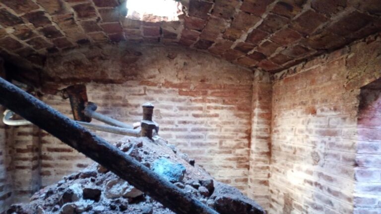 Bajo la Plaza 25 de Mayo: hallaron en pleno centro de Rosario un antiguo tanque de combustible de 1925