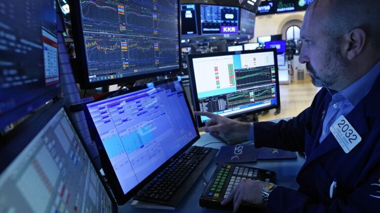 Mercados: las acciones argentinas en Wall Street caen hasta 32 % y el riesgo país supera los 500 puntos