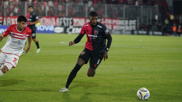 En Newell’s, la dupla Orsi-Gómez se guarda el cambio menos pensado para enfrentar a Riestra