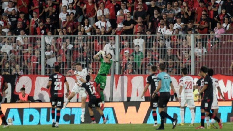 Sobre llovido, mojado: Newell’s se quedó sin Gabriel Arias y tiene a varios tocados