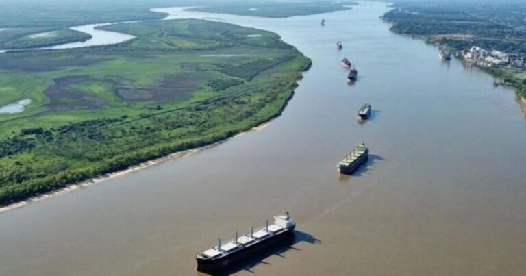 El Gobierno abre las ofertas de las privatizaciones de la Hidrovía y rutas nacionales