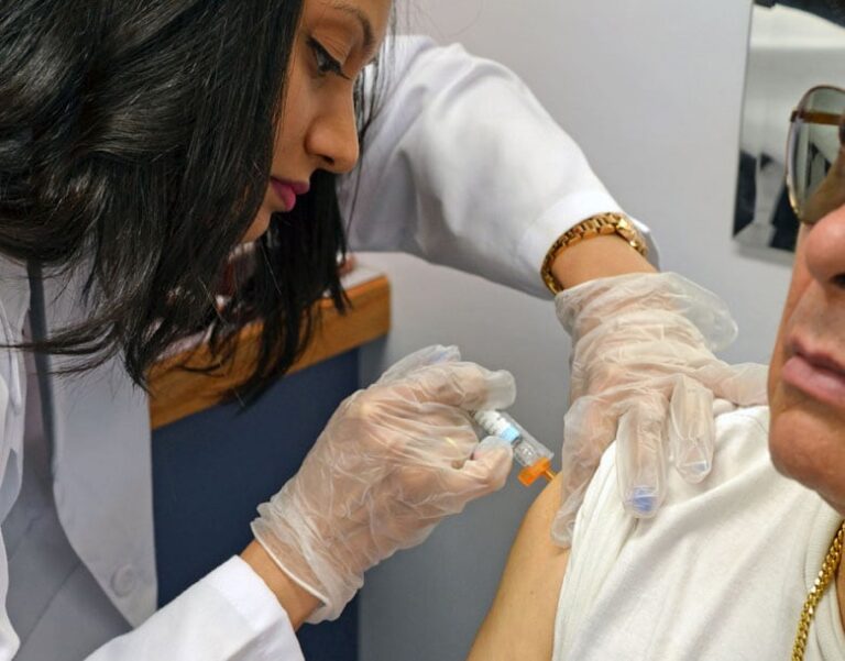 Avanza la gripe H3N2 en la Argentina: quiénes deben vacunarse y cuántas dosis necesitan según cada caso